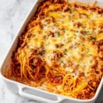 Easy Baked Spaghetti with Ground Beef and Cheesy Topping Recipe