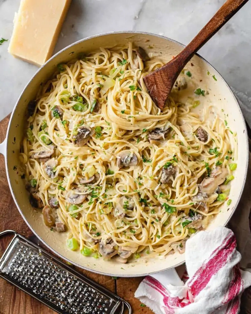 Creamy Leek and Mushroom Pasta Recipe