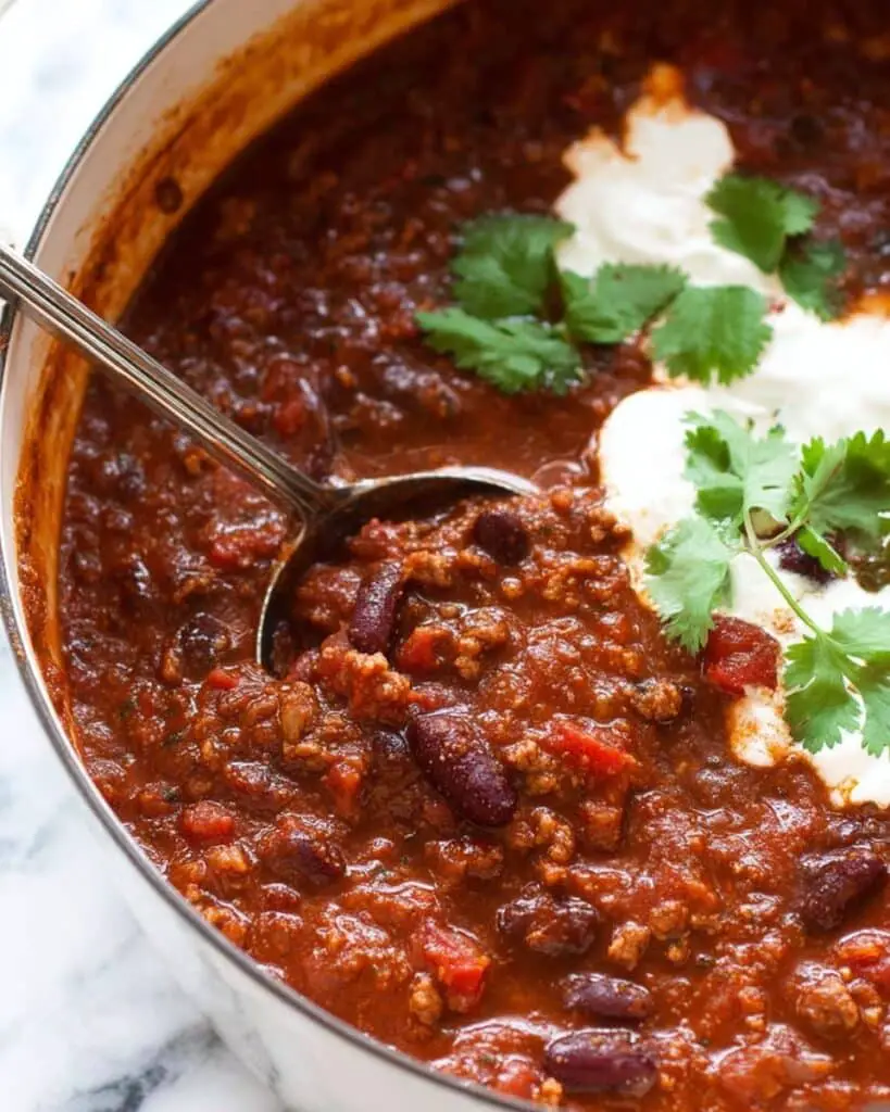 Classic Chilli Con Carne Recipe with Spicy Ground Beef and Beans Recipe